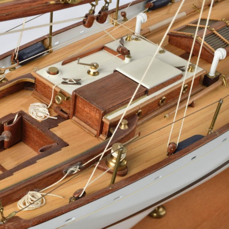 Модель яхты