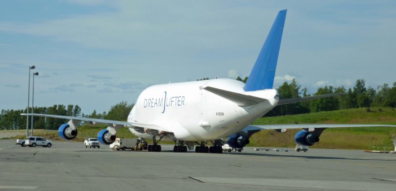 Boeing 747 400 large cargo freighter