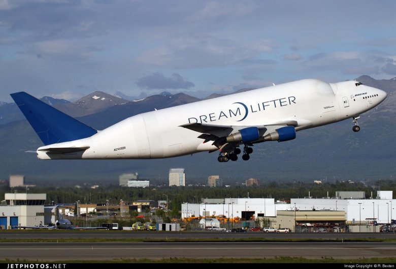 Самолет boeing 747 lcf «dreamlifter»