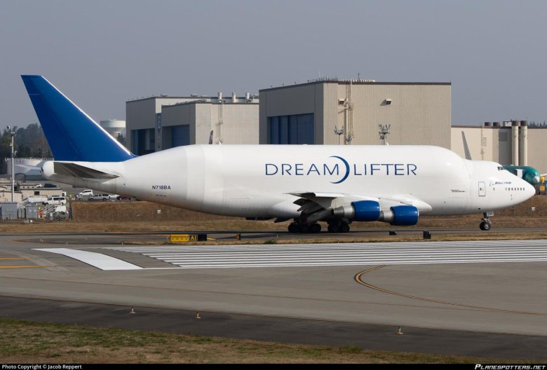 Boeing 747 dreamlifter