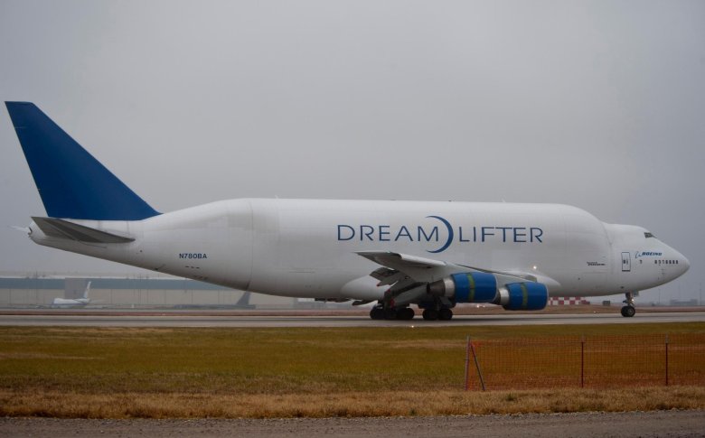 Самолет boeing 747 lcf «dreamlifter»