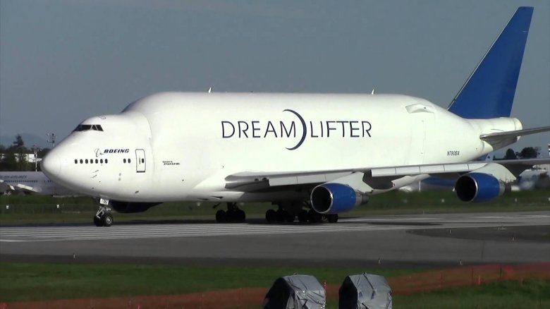 Боинг 747 dreamlifter