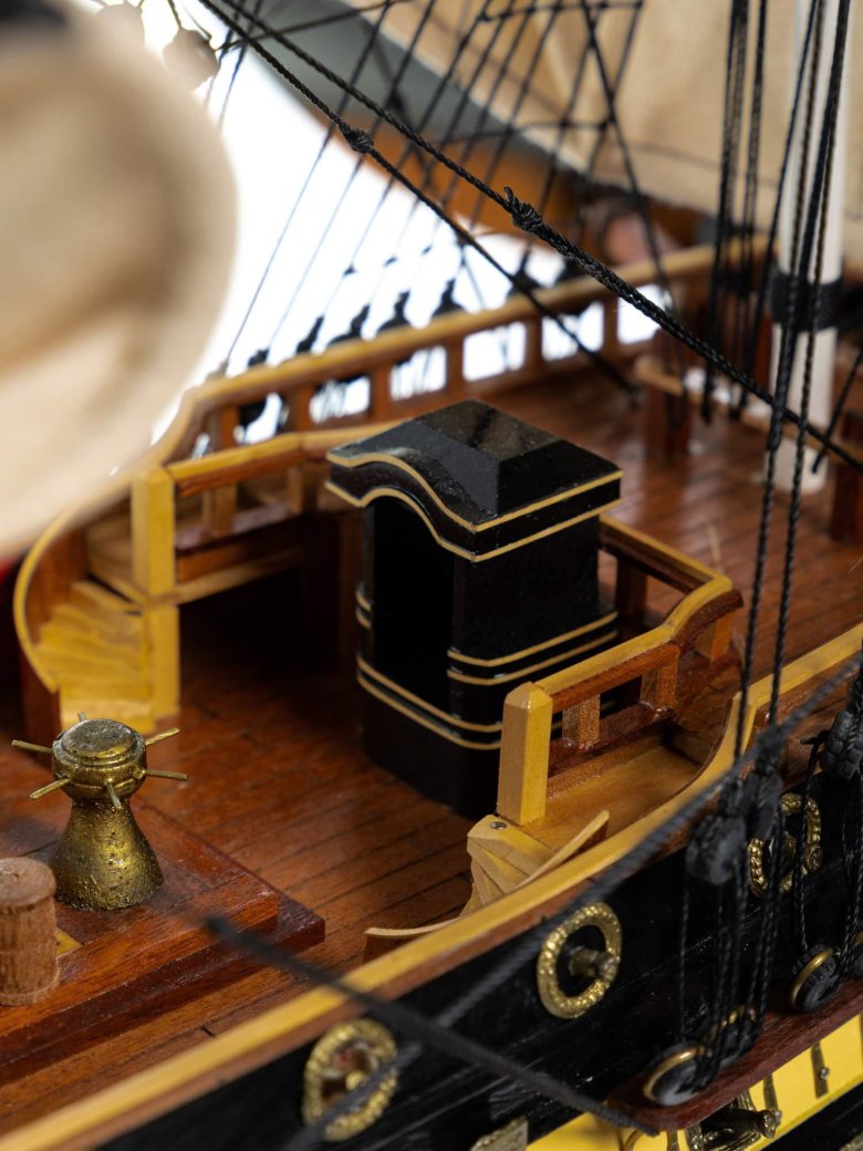 Модель корабля черная жемчужина