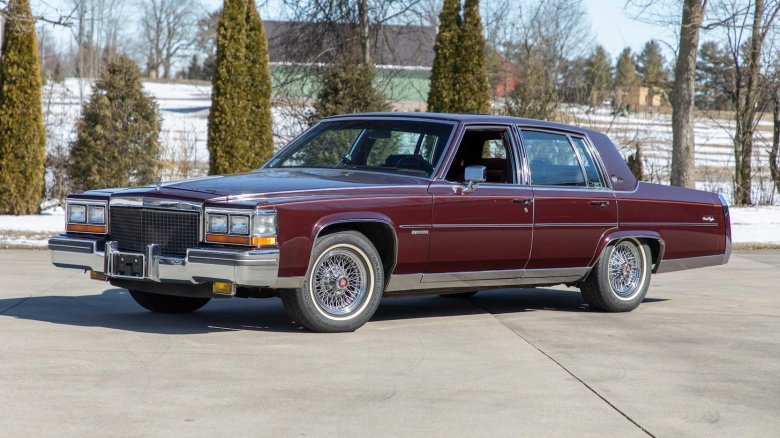 Cadillac fleetwood brougham 1977