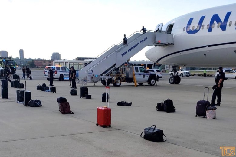 Угроза взрыва на борту самолета