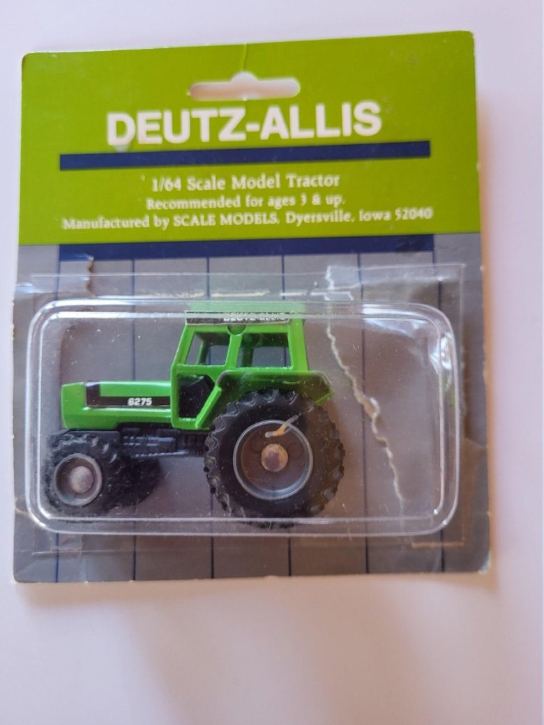 Зеленый трактор