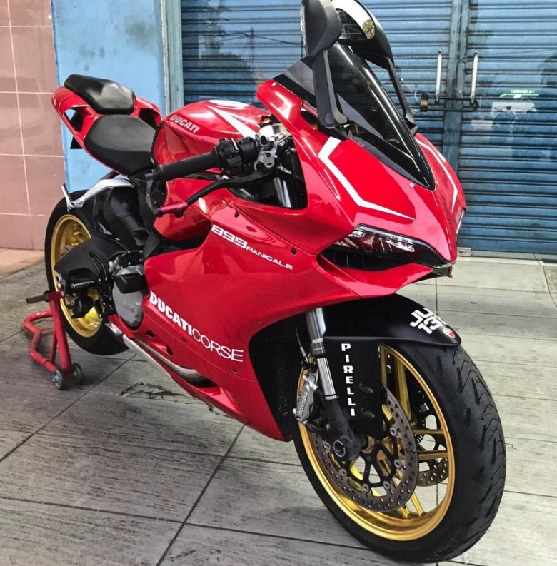 Мотоцикл дукати панигале