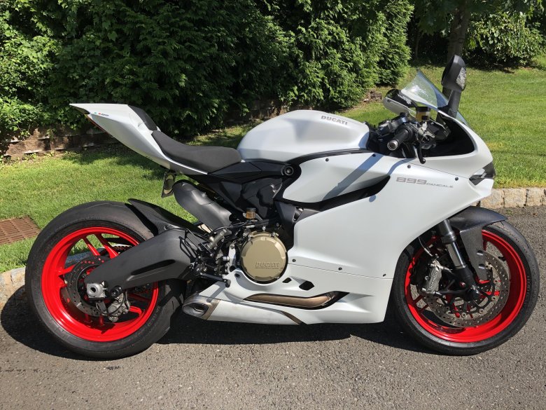 Ducati 899