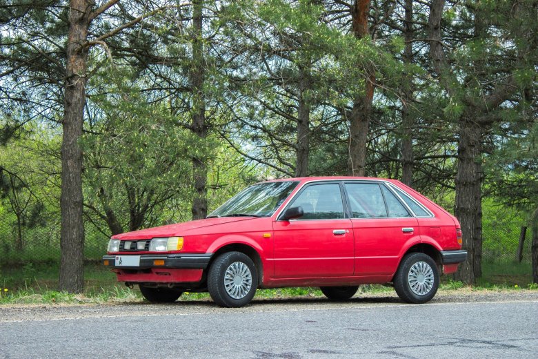 Mazda 323 bf хэтчбек