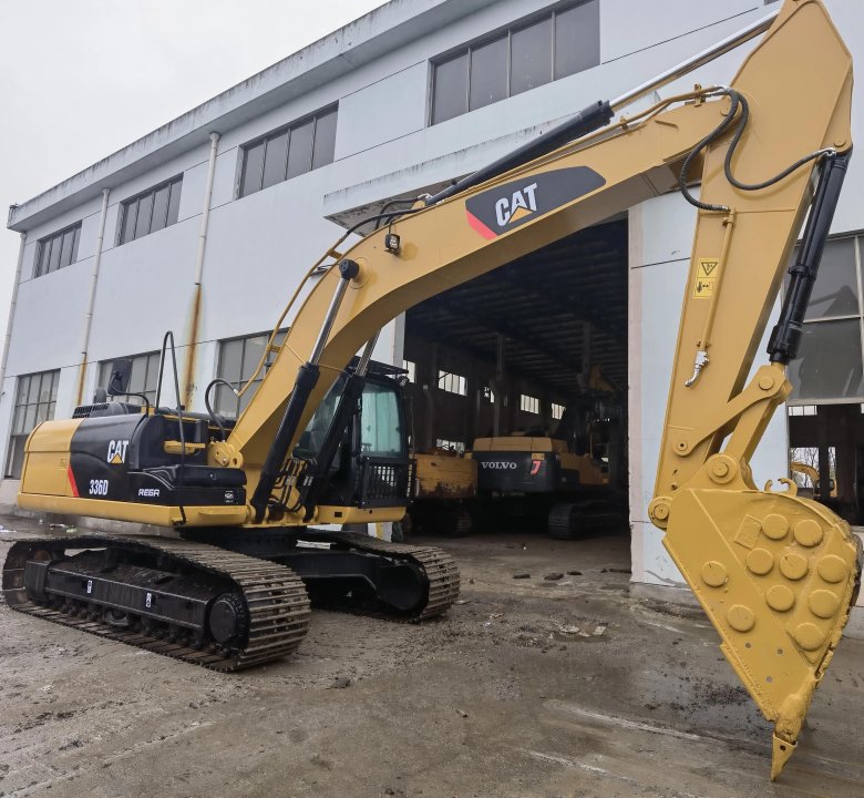 Экскаватор на гусеничном ходу