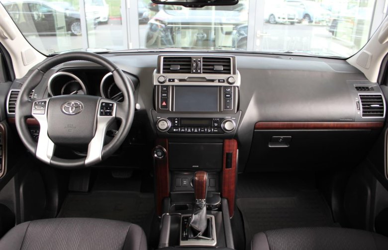 Toyota land cruiser prado 150