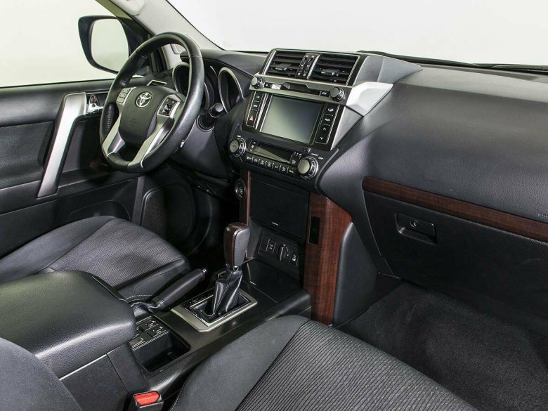 Toyota land cruiser prado 2.7 at 2015 салон