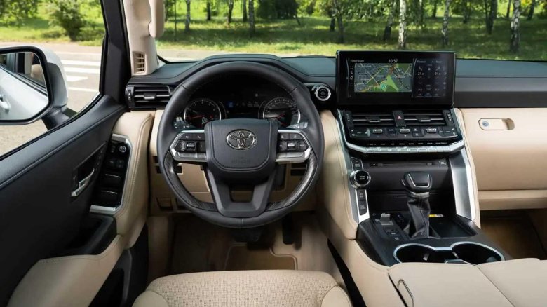 Toyota land cruiser 300 interior