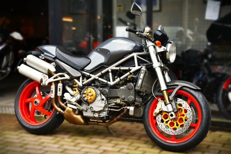Ducati monster s4 2001