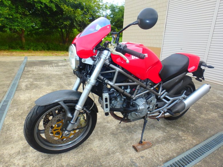 Дукати монстр 900