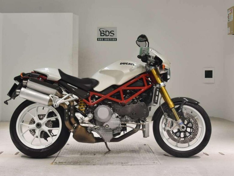 Дукати монстр 800