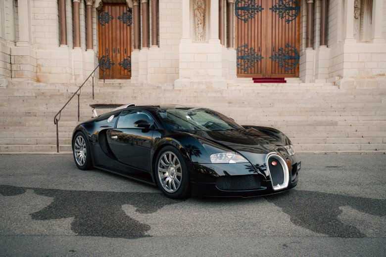 Бугатти вейрон черная