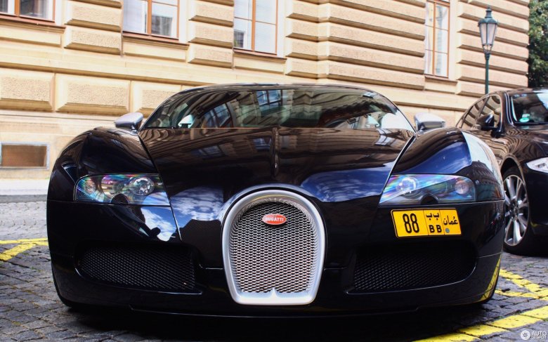 Бугатти вейрон золотая