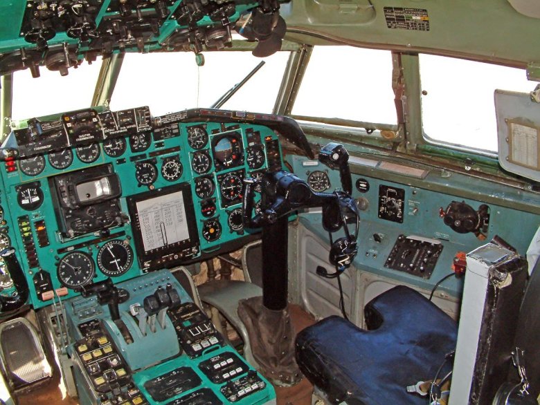 Кабина ту 154