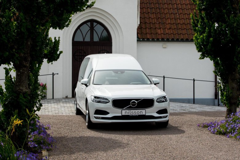 Volvo v 90 cross country