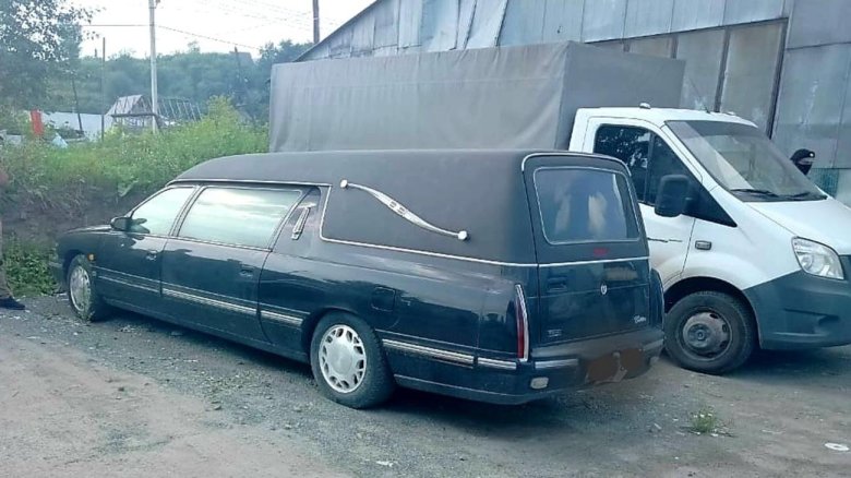 Cadillac fleetwood катафалк