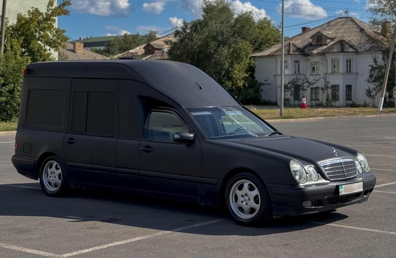 Мерседес 210 катафалк