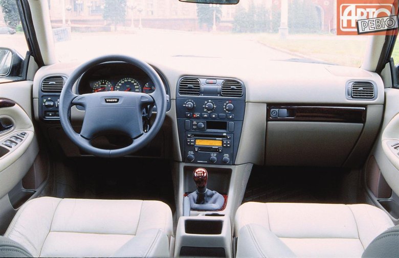 Volvo s40 2000 interior