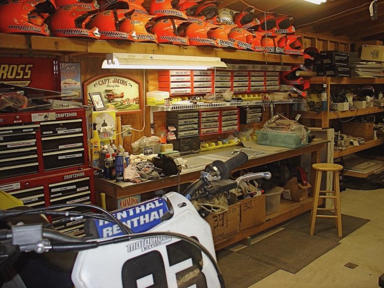 Гараж для мотоцикла