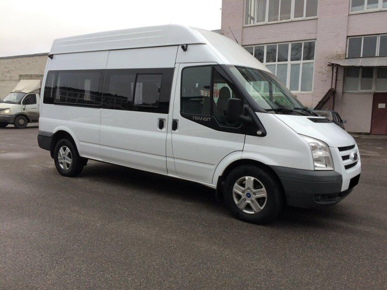 Белый ford transit