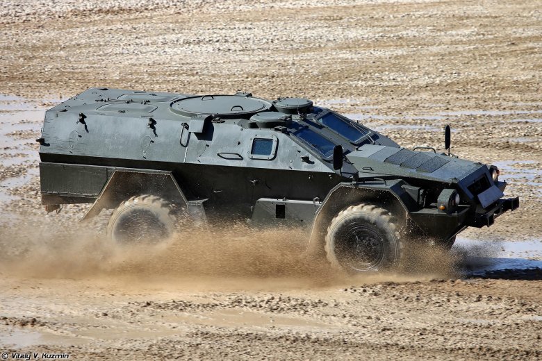 Бронемашина выстрел