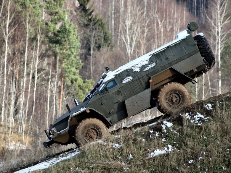 Бронеавтомобиль выстрел
