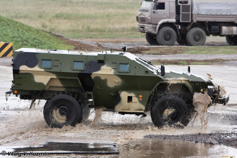 Выстрел бронемашина