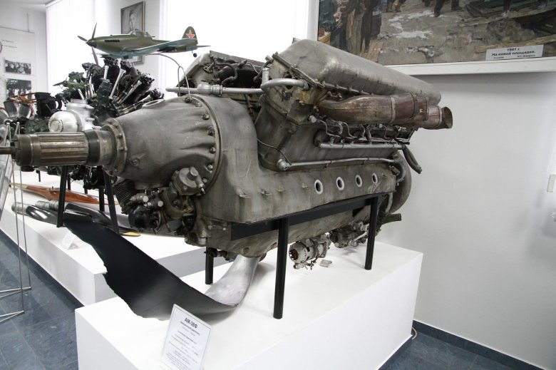 Двигатель м-105пф