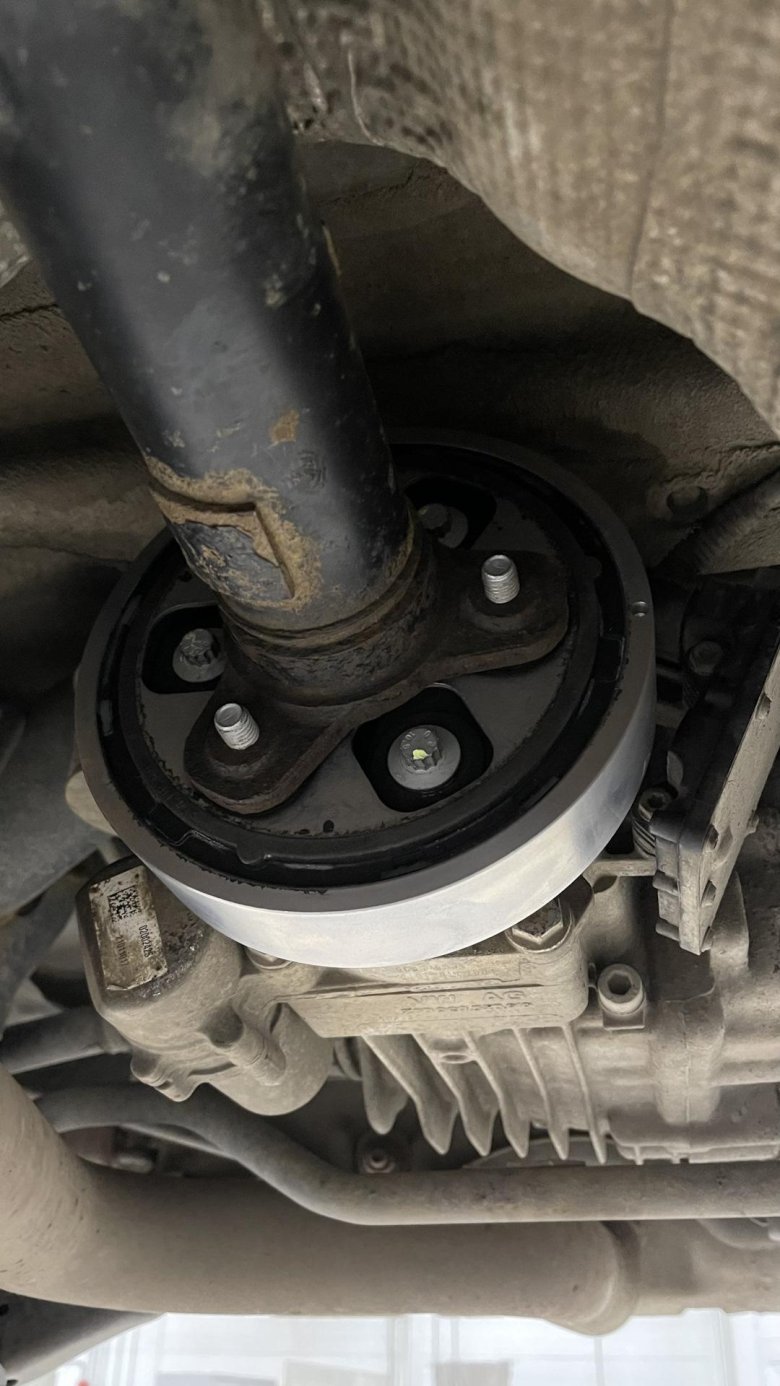 Муфта карданного вала задняя tiguan 2012 г.