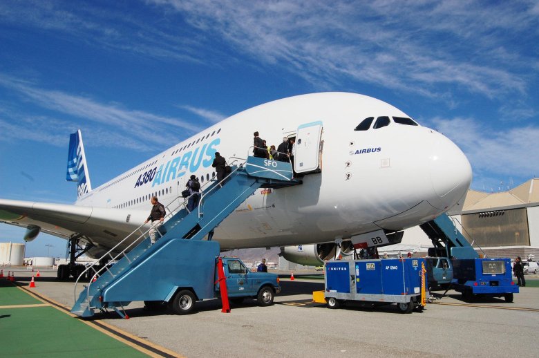 Самый большой пассажирский самолет в мире