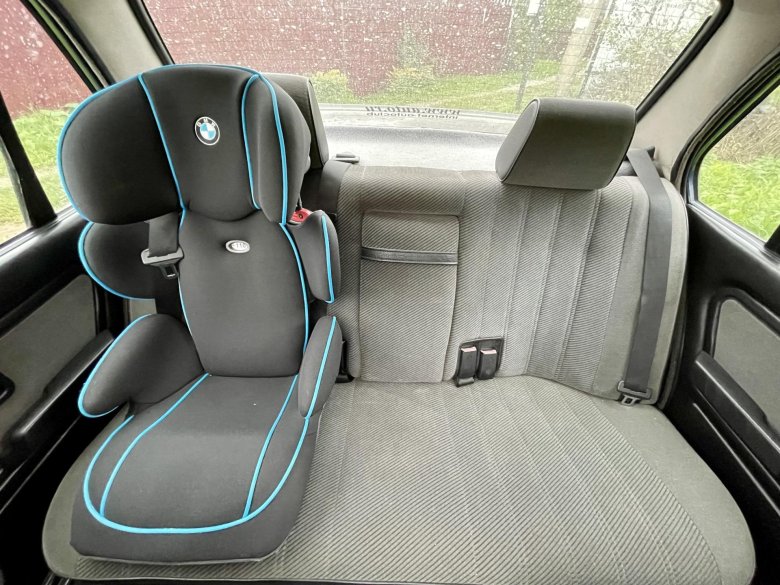 Автомобильное кресло bmw junior seat 1