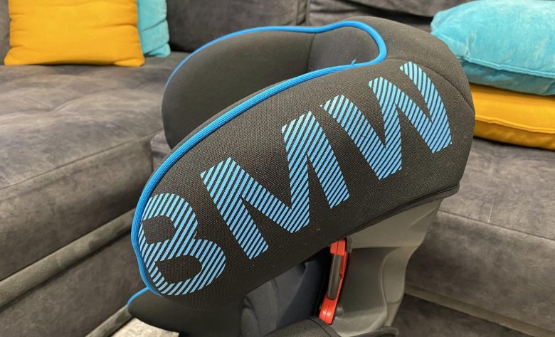 Оригинальное детское кресло бмв