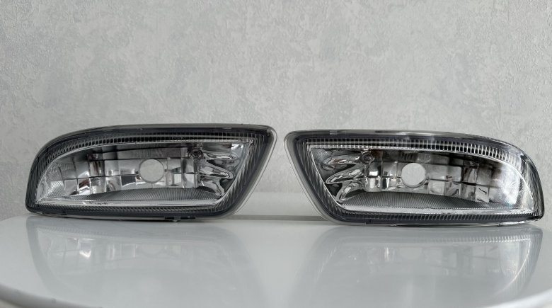 Фара противотуманная toyota