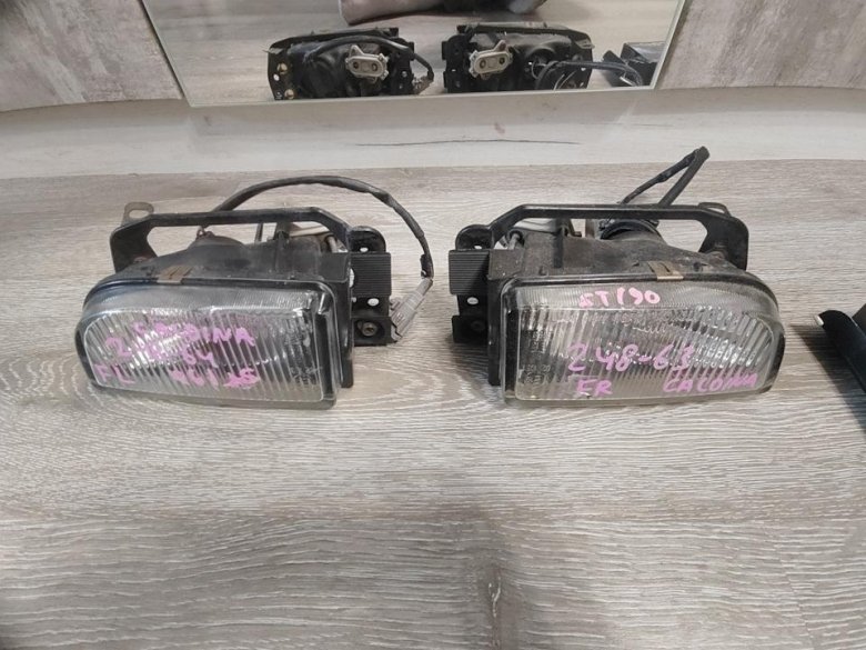 Фара противотуманная toyota