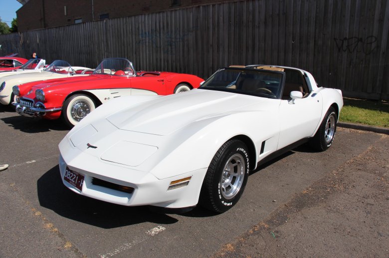 Chevrolet corvette stingray 1973