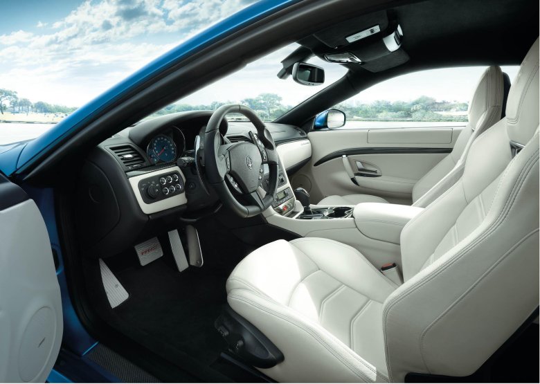 Мазерати гран туризмо салон