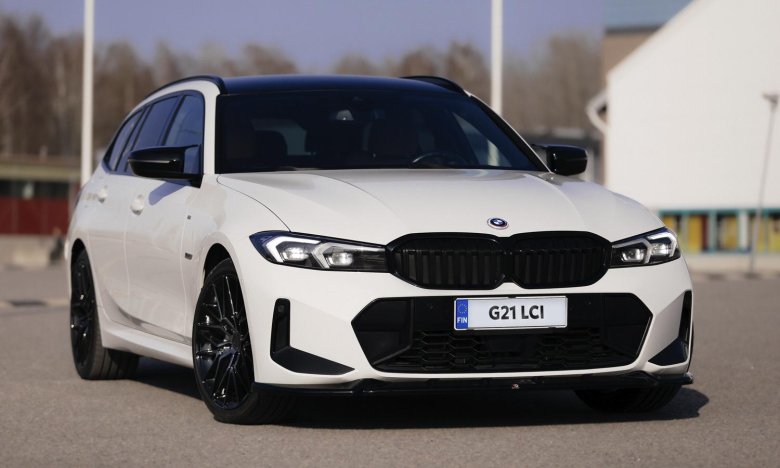 Bmw 3 series universal 2023