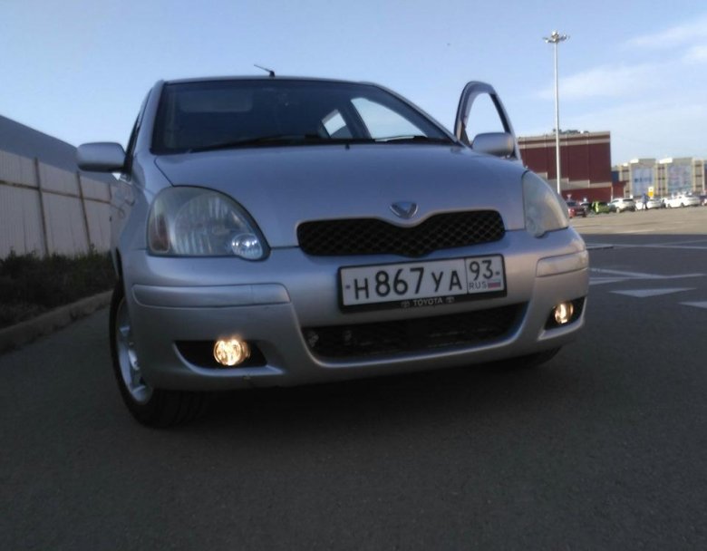 Тойота витц 2002