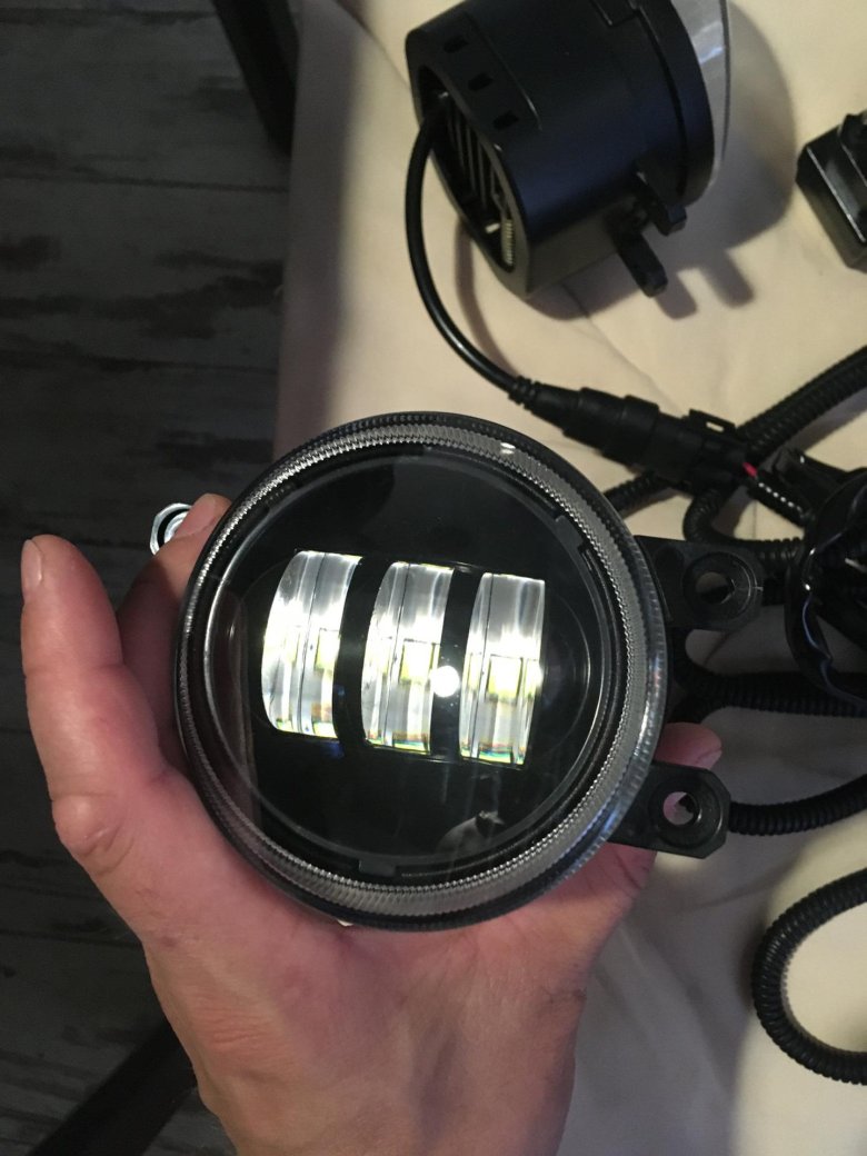 Cветодиодная противотуманная фара