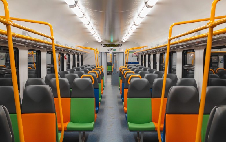 Эп2д салон вагона