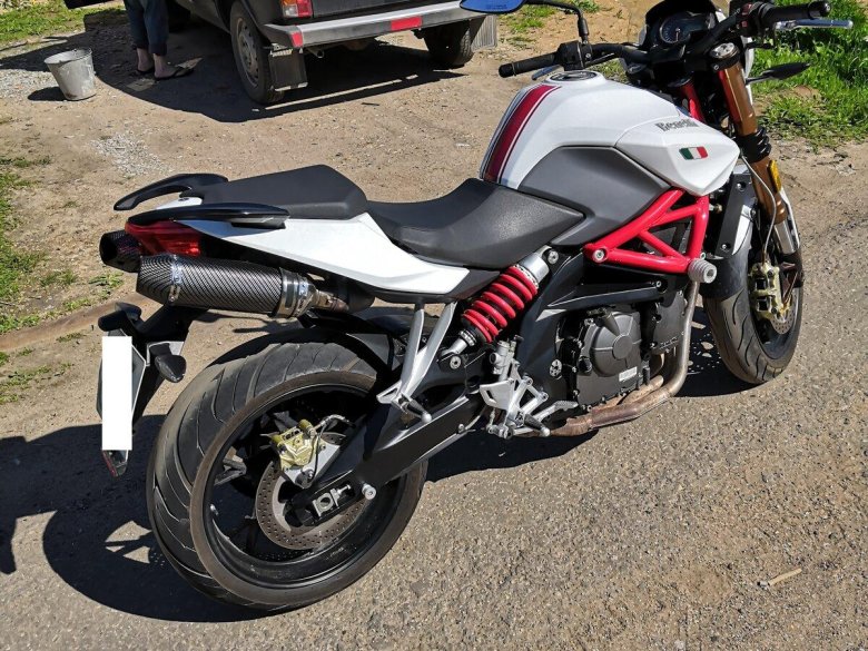 Мотоцикл бенелли 600