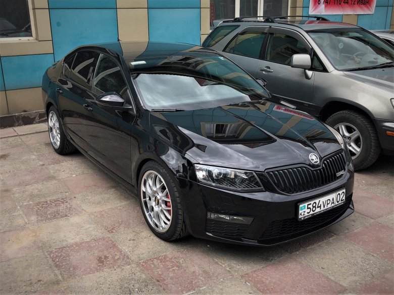 Skoda octavia a7 rs черная