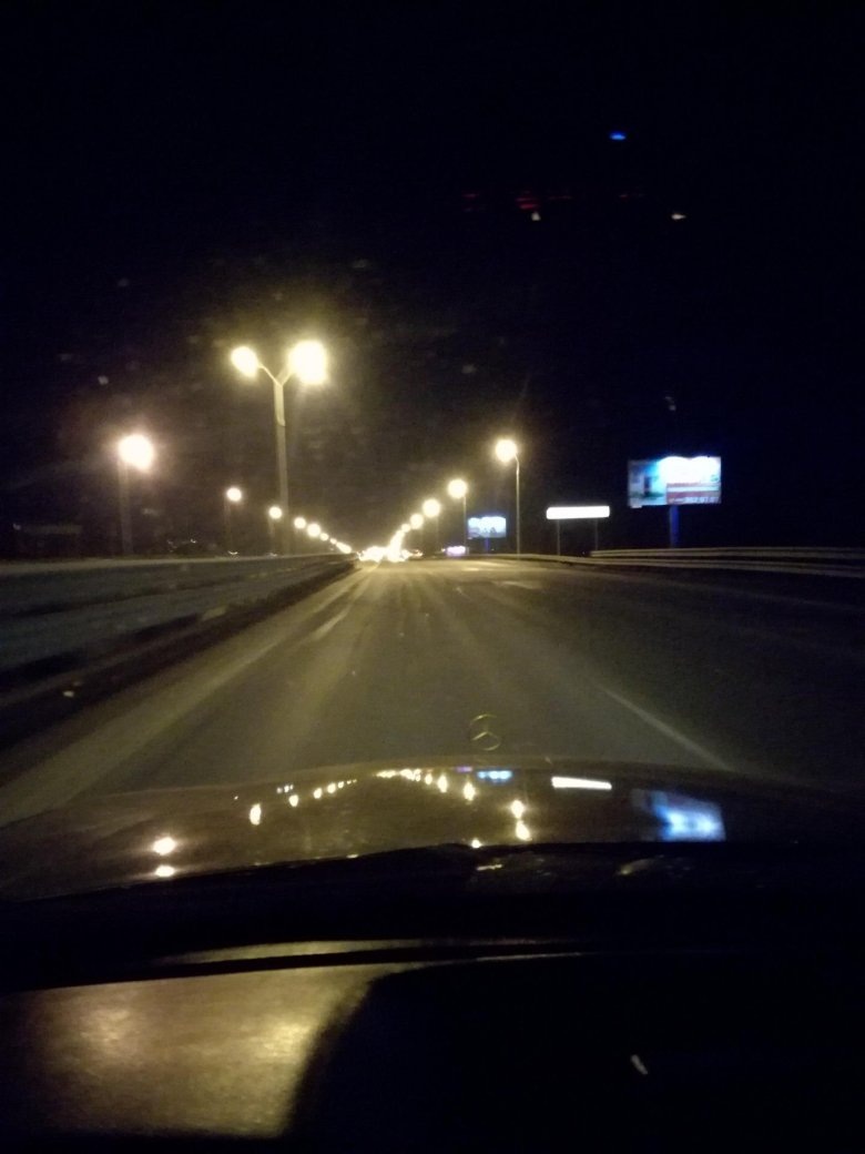 Ночная дорога из машины