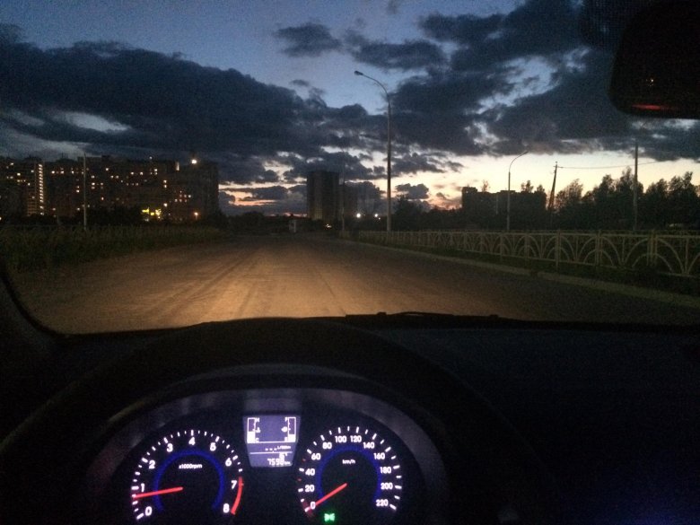 Солярис ночью за рулем