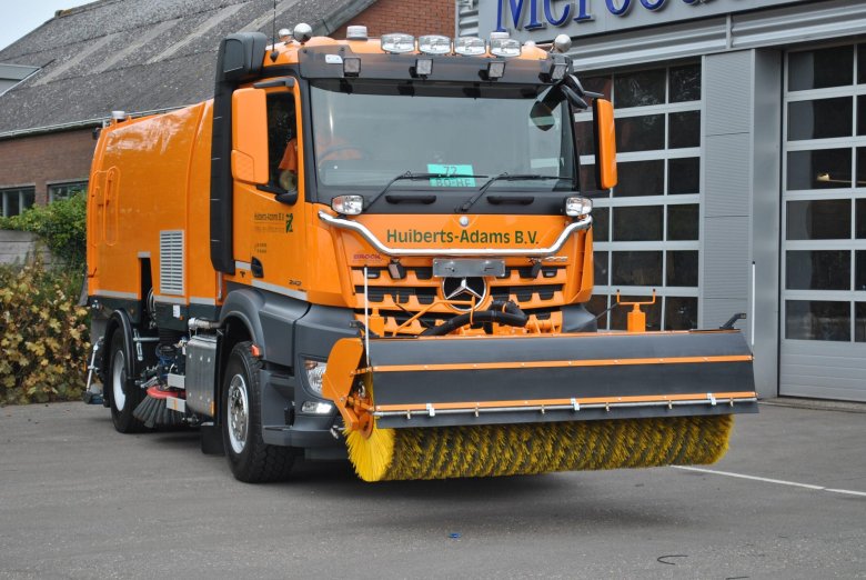 Mercedes benz arocs